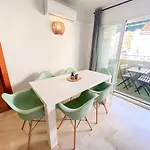 Large & Cozy Centrally Appartement Torremolinos