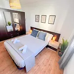 Large & Cozy Centrally * Torremolinos