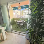 Large & Cozy Centrally Appartement