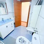 Large & Cozy Centrally Appartement Torremolinos
